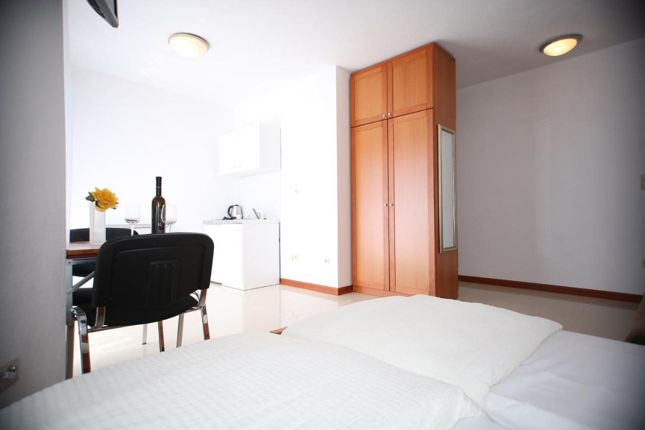 Apartments Toni 2000 珀德垂那 外观 照片